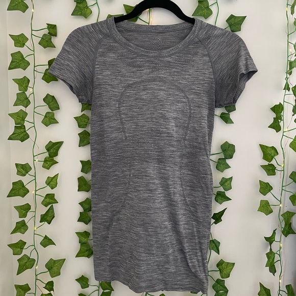 Lululemon Swiftly Tech Tee - Picture 1 of 2